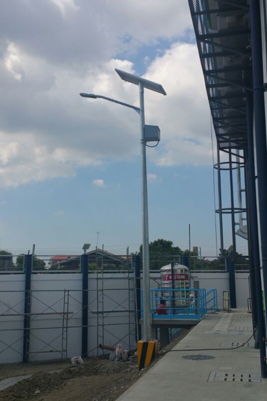 菲律宾6米30W太阳能路灯工程
