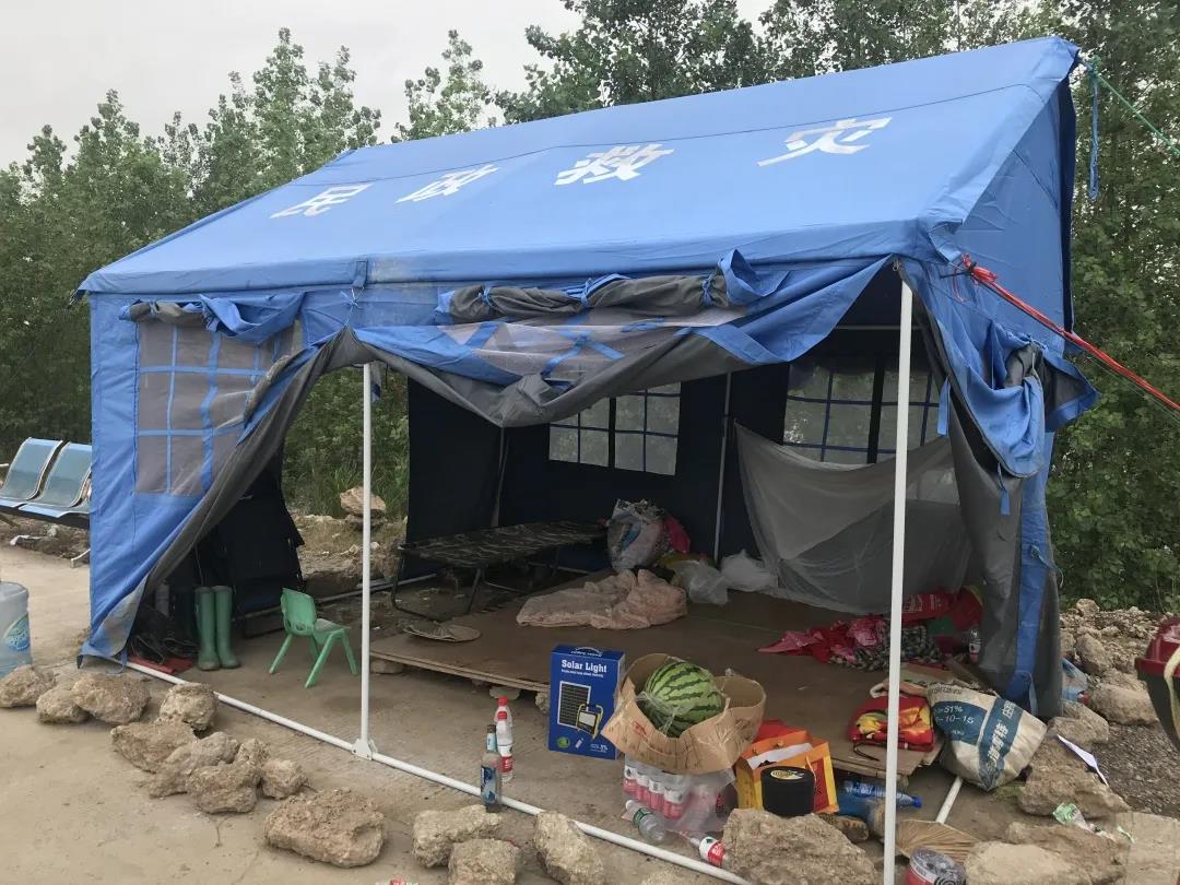 琨能千里送爱心 助力嘉鱼抗洪魔